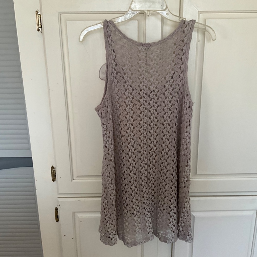 Charming Charlie Tunic tank Hi/Low Crochet tan with flower sleeveless - Picture 4 of 5